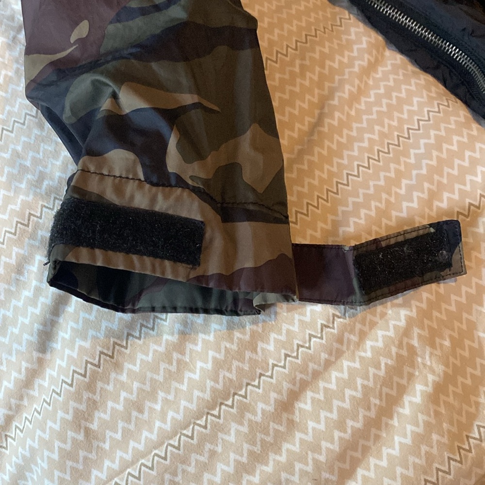 Copper Rivet windbreaker pullover jacket with patches - Picture 15 of 16